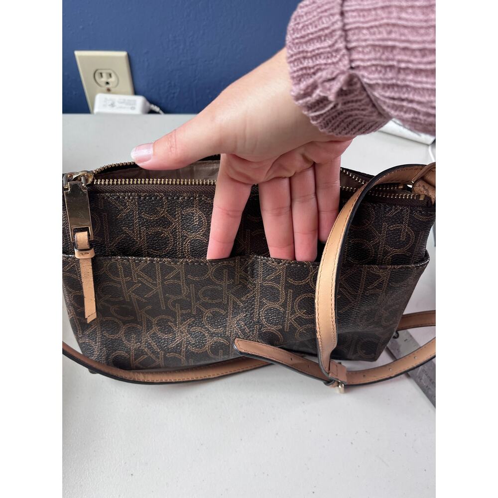 Calvin Klein Brown Monogram Crossbody Bag Zip Top Multi Pocket - Picture 9 of 10